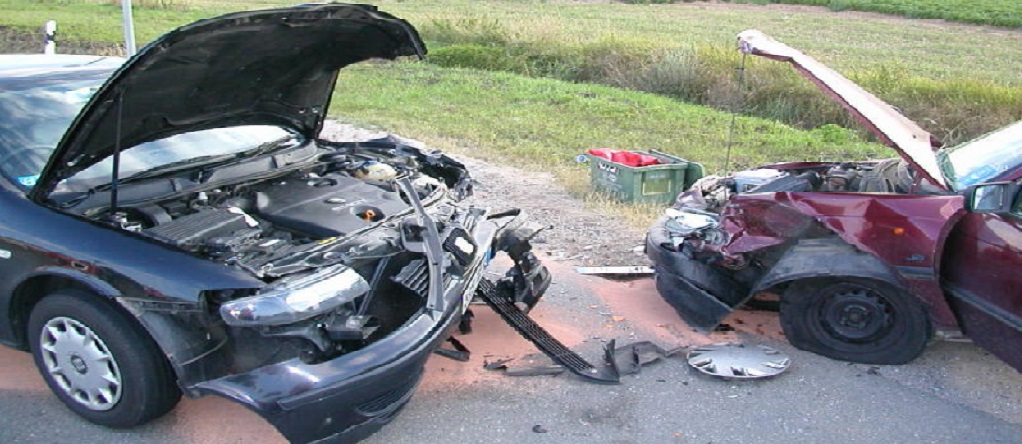 two car crashed together